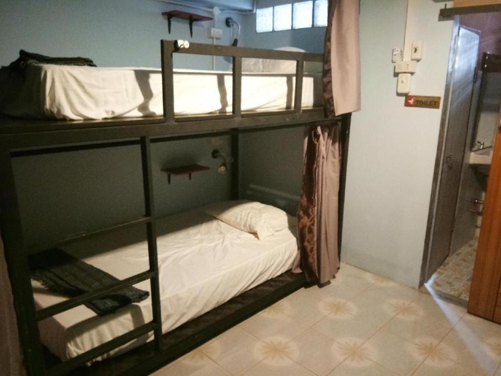 האט יאי The 25 Hostel מראה חיצוני תמונה