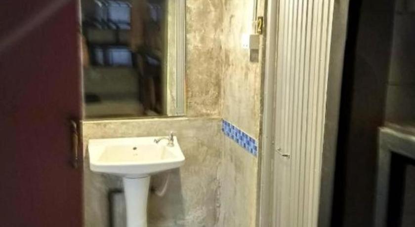 האט יאי The 25 Hostel מראה חיצוני תמונה